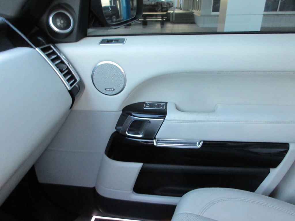 Used 2017 Land Rover Range Rover Long Wheelbase Supercharged image 35