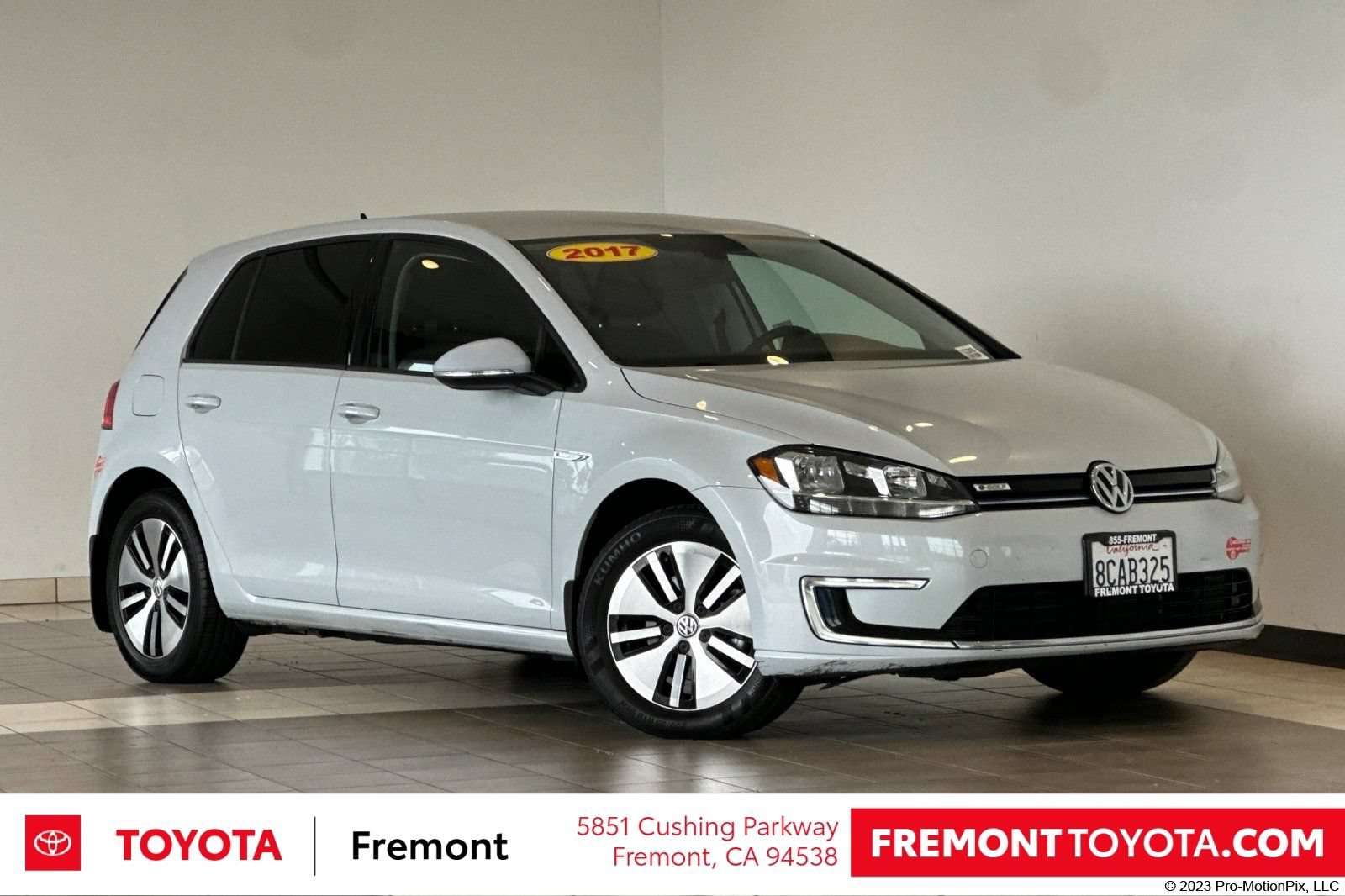 Used 2017 Volkswagen e-Golf SE w/ DC Fast Charging Package