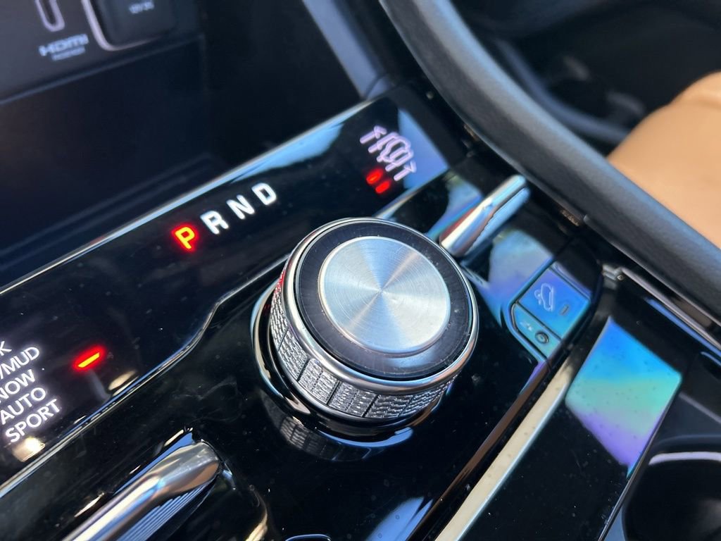 Used 2025 Jeep Grand Cherokee L Summit w/ Advanced Protech Group IV image 8