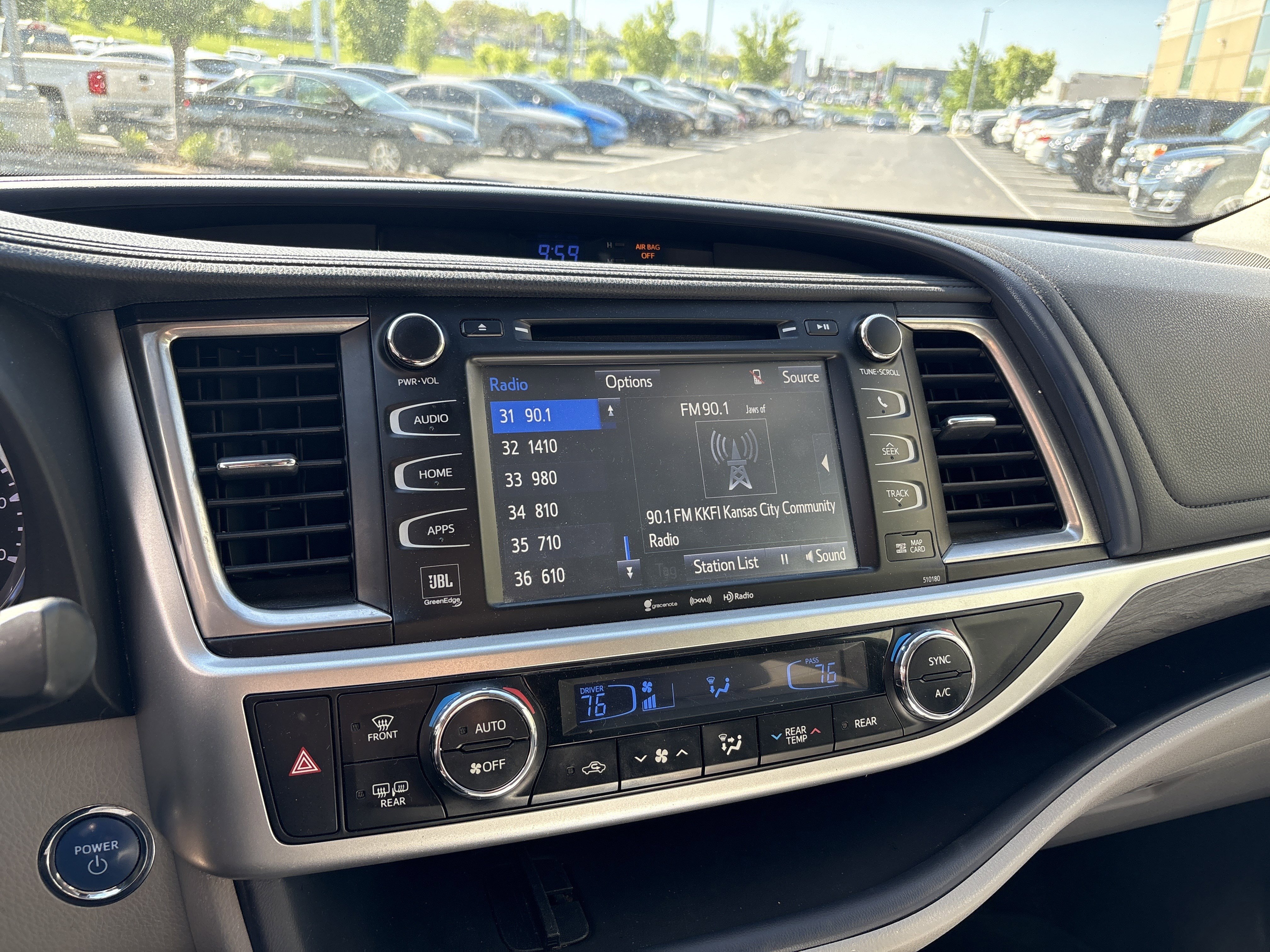 Used 2017 Toyota Highlander Limited AWD/4WD image 23