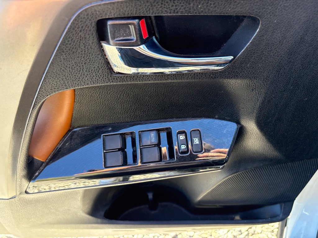 Used 2018 Toyota RAV4 SE w/ Power Extra Value Package AWD/4WD image 17
