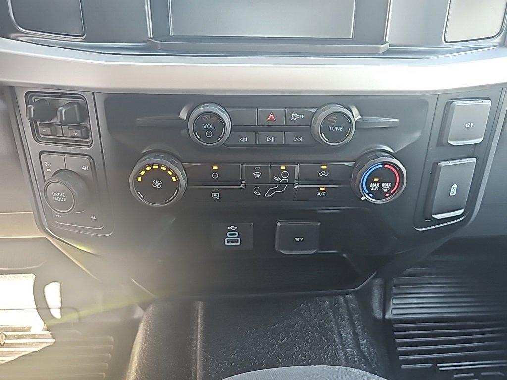 New 2026 Ford F250 4x4 Crew Cab Super Duty image 17