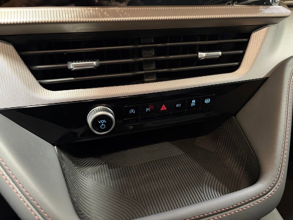 New 2026 Ford Explorer Active w/ Active Comfort Package image 18