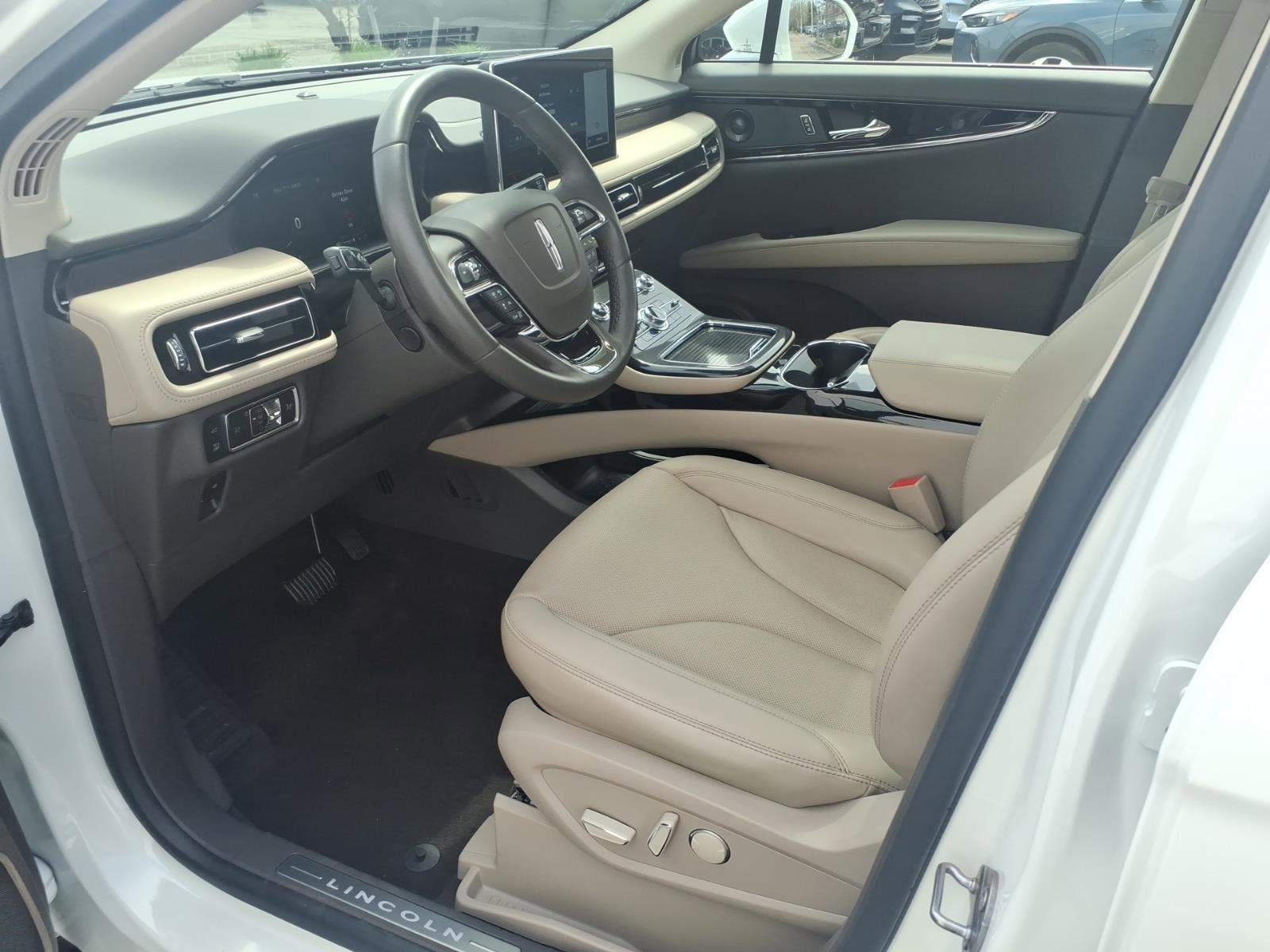 Certified 2023 Lincoln Nautilus Reserve w/ Equipment Group 201A AWD/4WD image 12