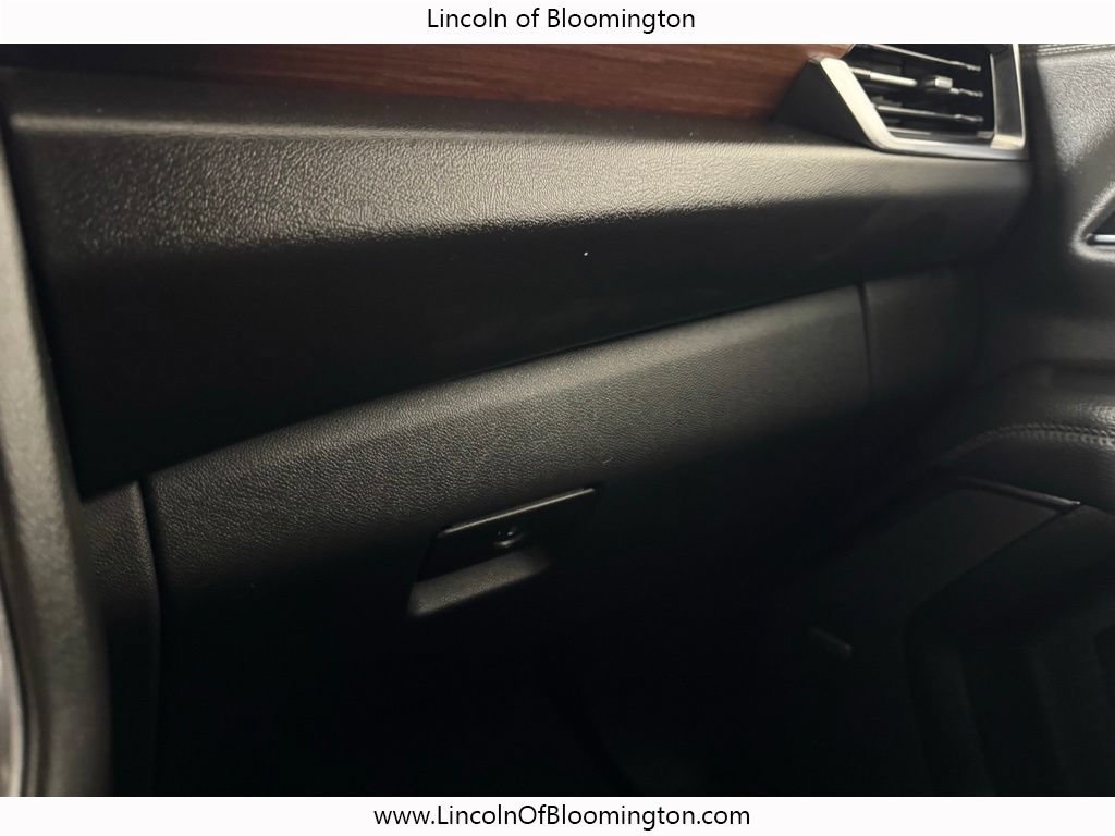 Used 2025 GMC Yukon Denali AWD/4WD image 53