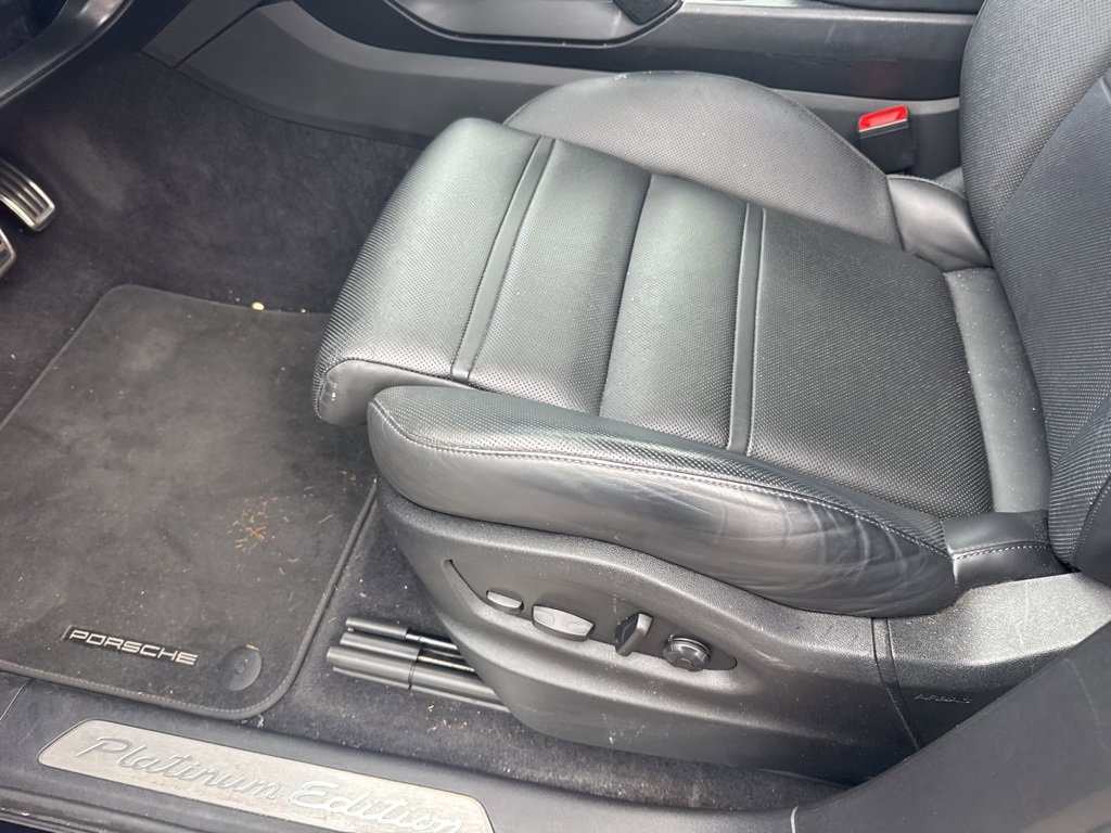 Used 2023 Porsche Cayenne S Platinum image 25