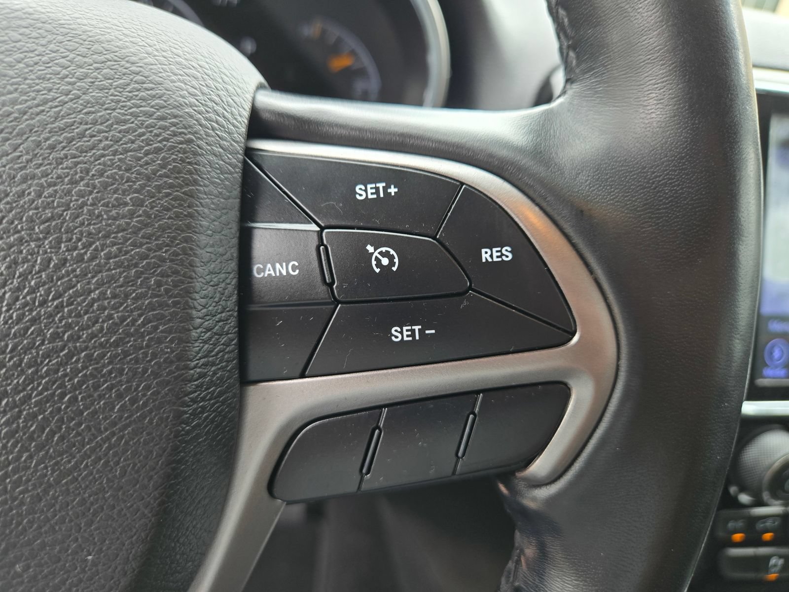 Used 2020 Jeep Grand Cherokee Limited w/ Luxury Group II RWD image 13