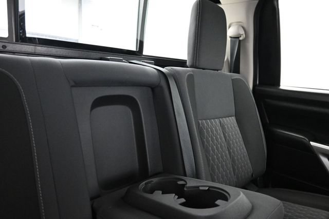 Used 2022 Nissan Titan SV AWD/4WD image 17