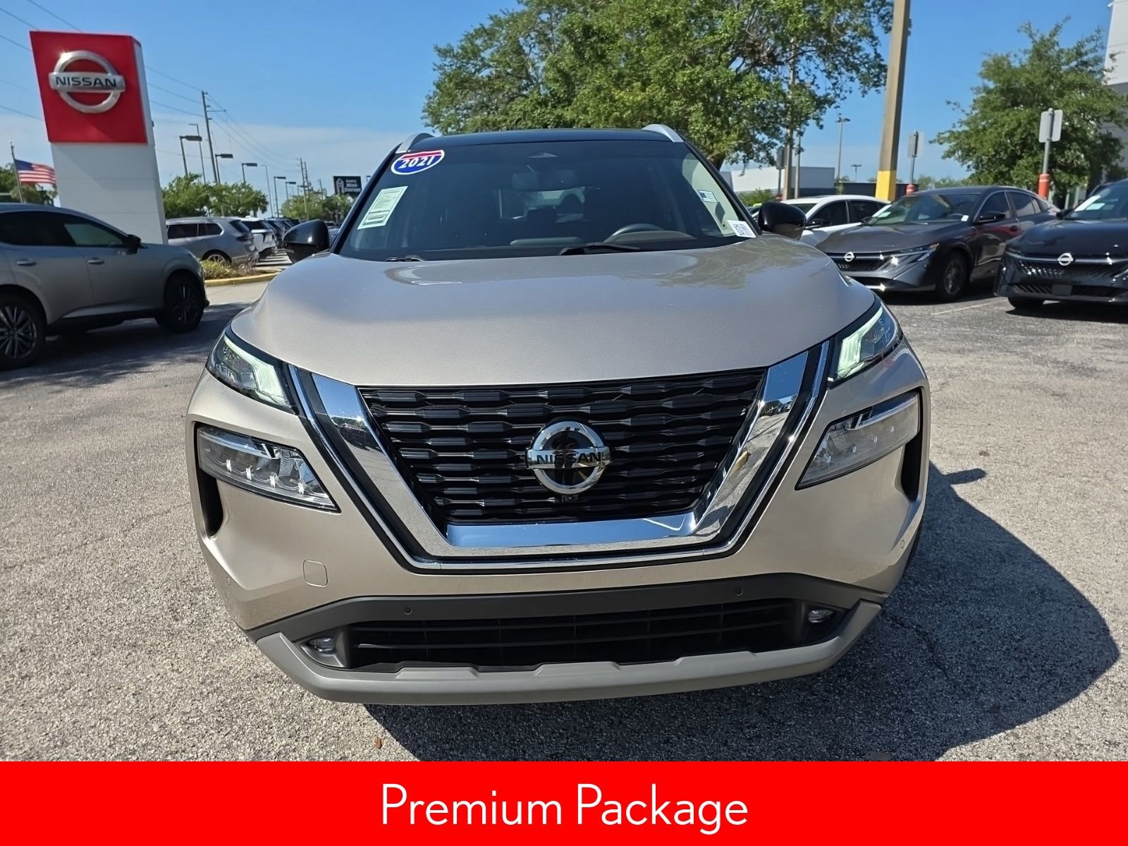 Used 2021 Nissan Rogue SL w/ Premium Package image 4