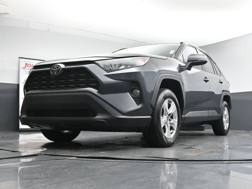 Used 2020 Toyota RAV4 XLE w/ Convenience Package FWD image 37
