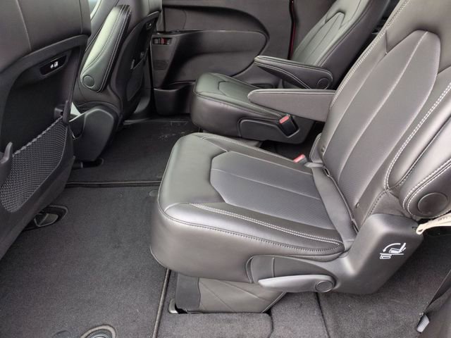 New 2026 Chrysler Pacifica Select image 24