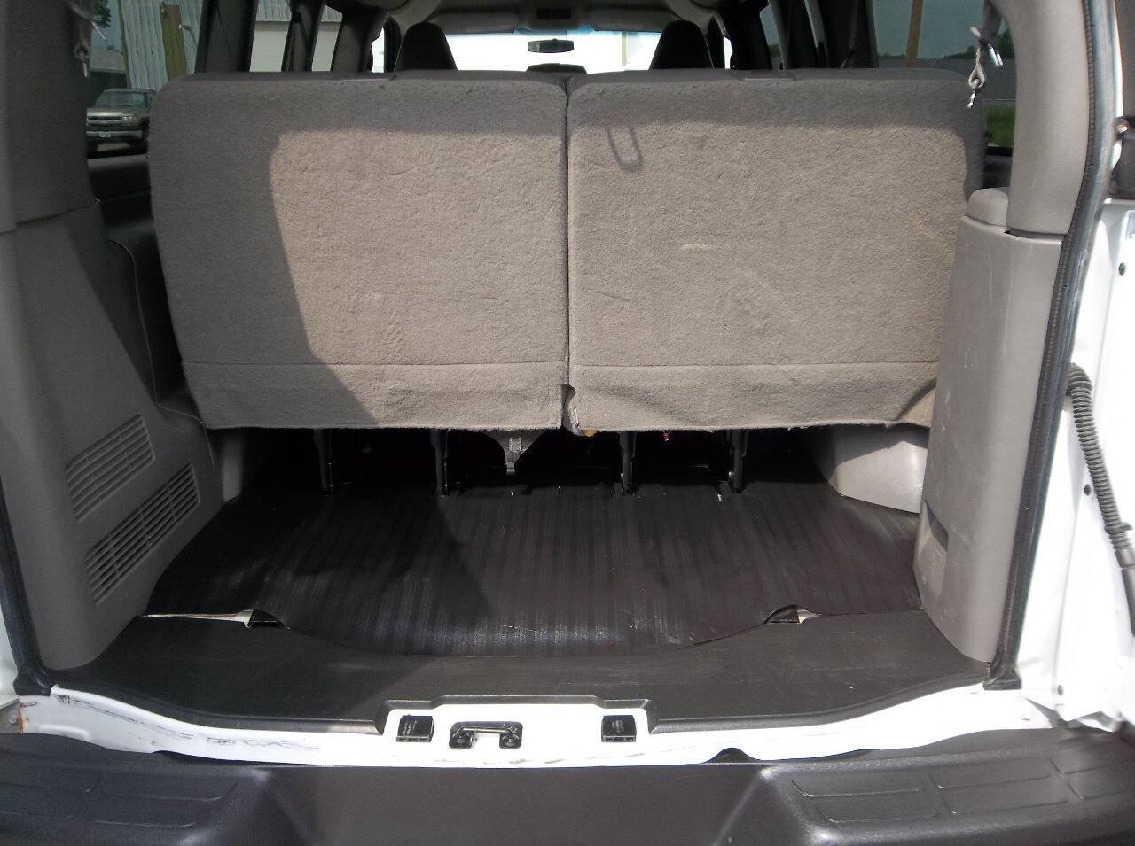 Used 2016 Chevrolet Express 3500 LS RWD image 11