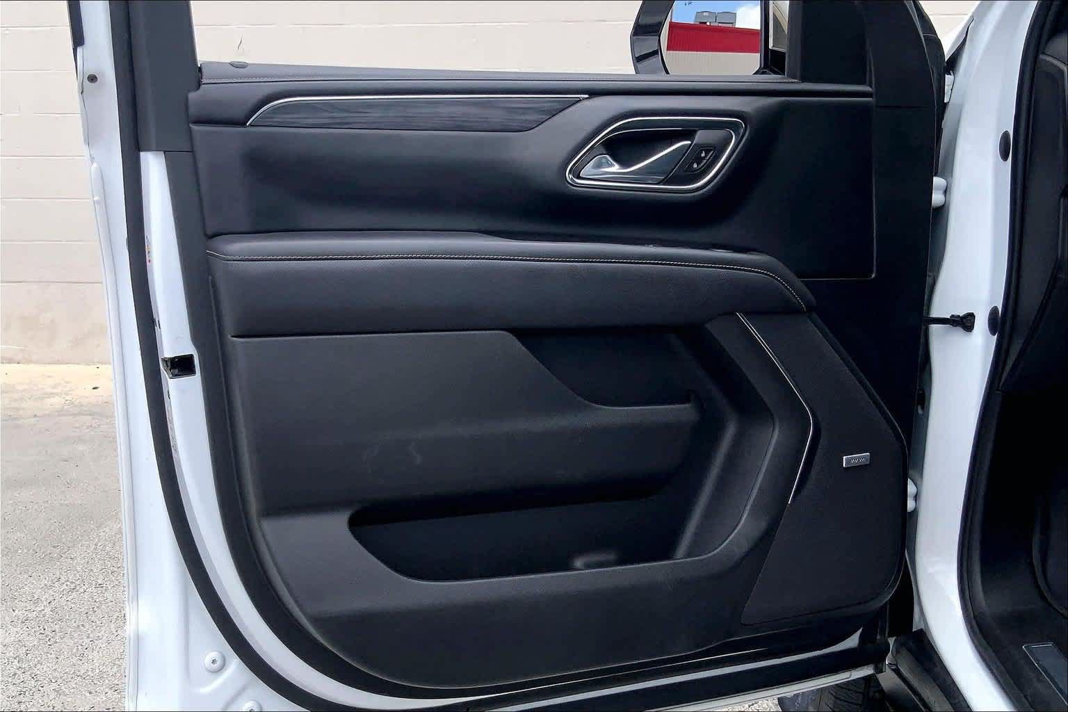 Used 2023 GMC Yukon SLT AWD/4WD image 11