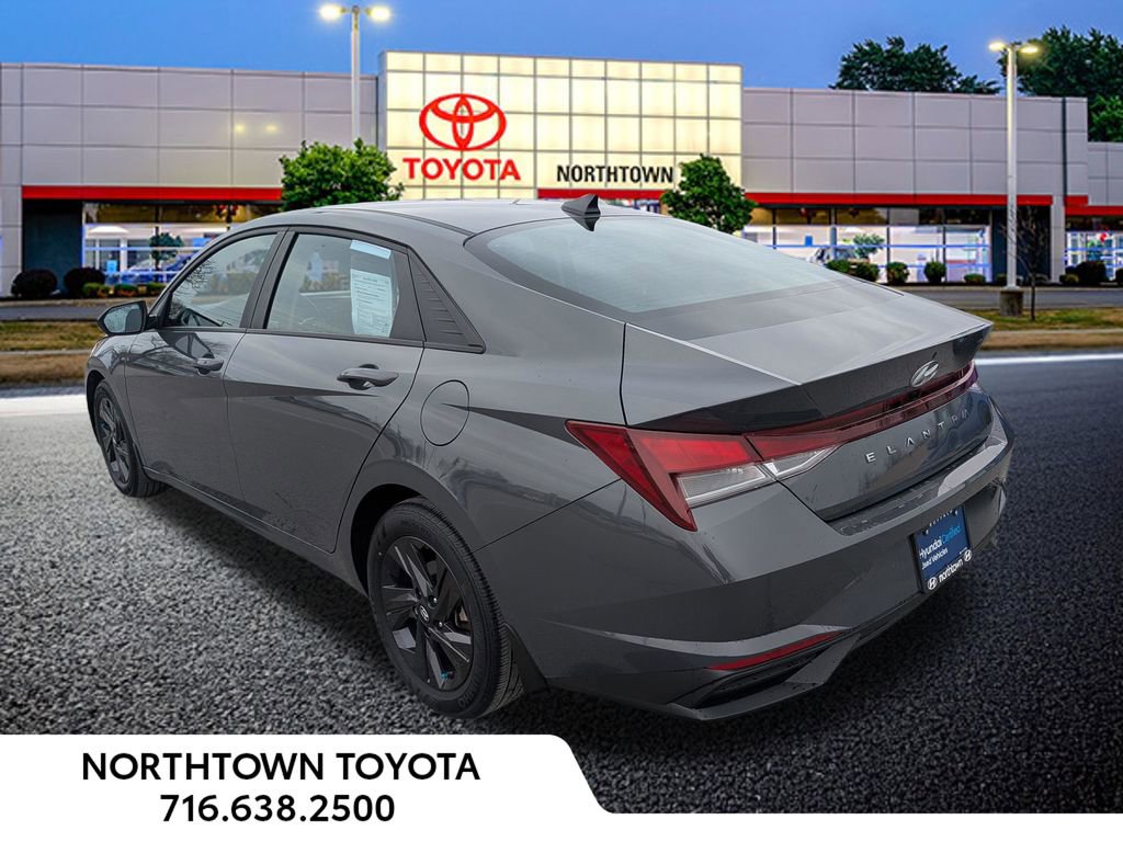 Used 2023 Hyundai Elantra SEL FWD image 3