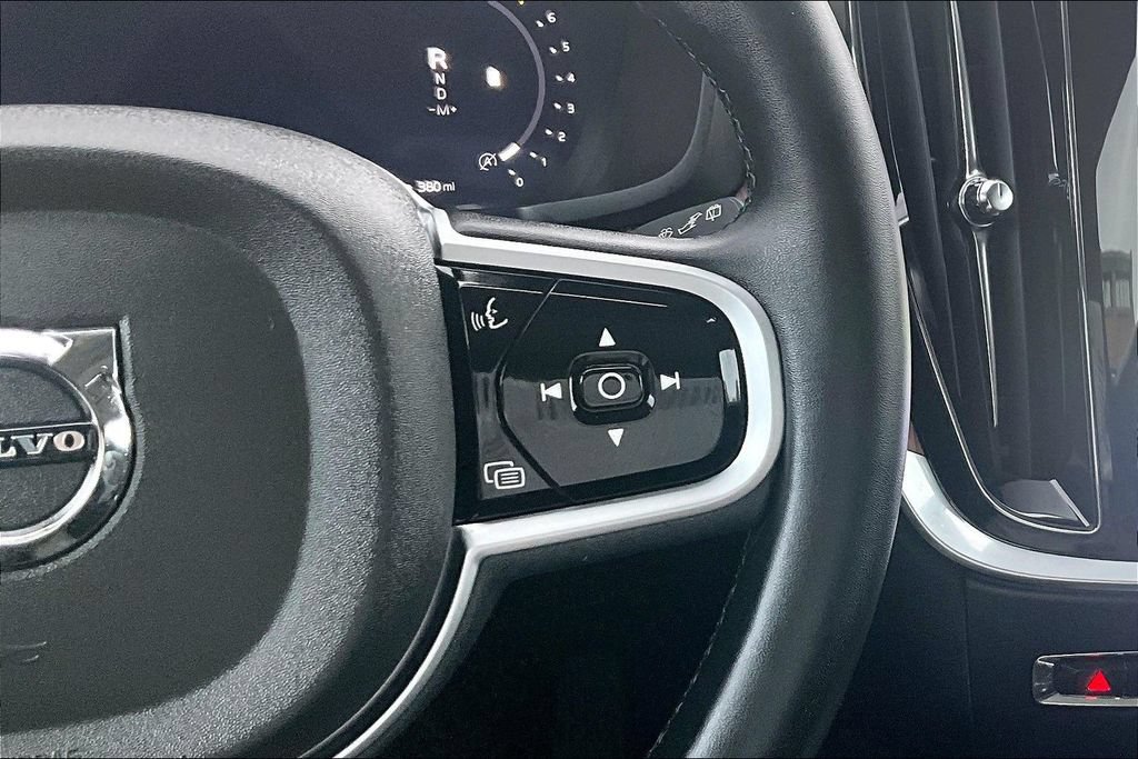 Certified 2025 Volvo V60 B5 Cross Country Plus AWD/4WD image 28