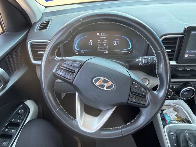 Used 2024 Hyundai Venue SEL FWD image 18