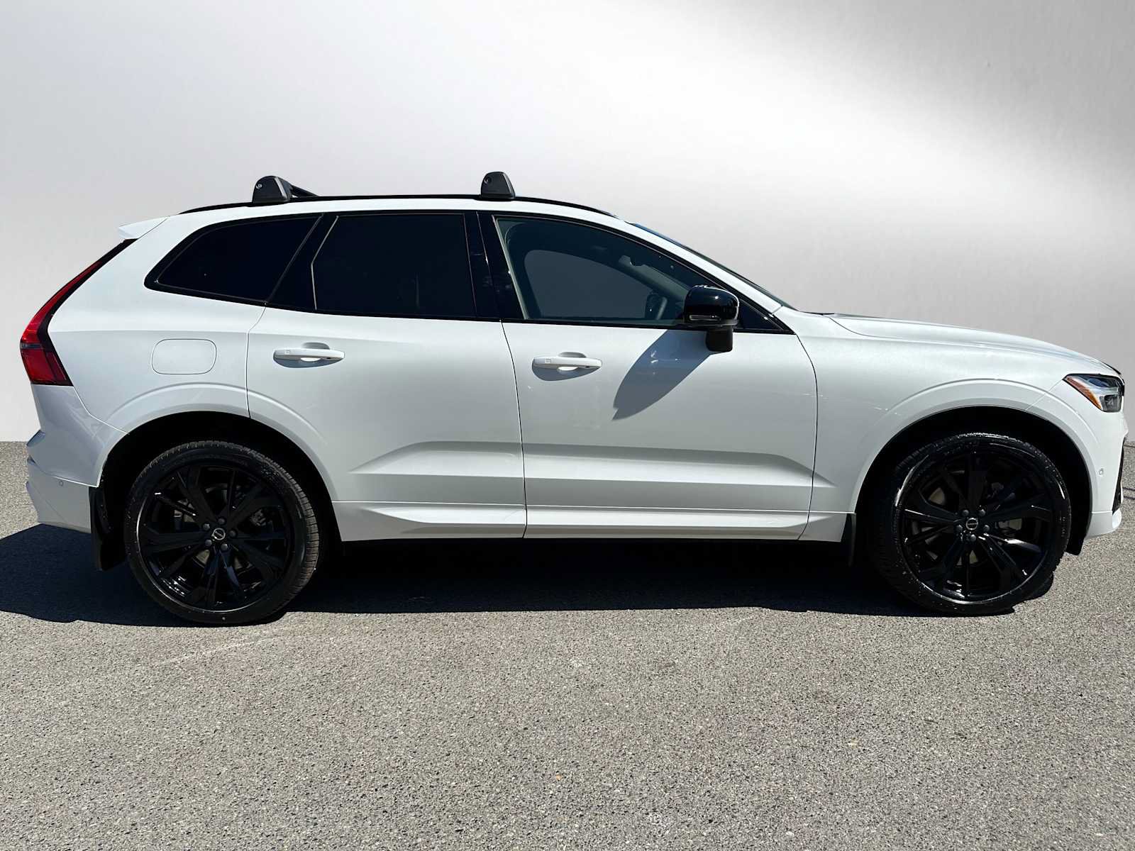 New 2026 Volvo XC60 T8 Ultra w/ Protection Package Premier AWD/4WD image 2