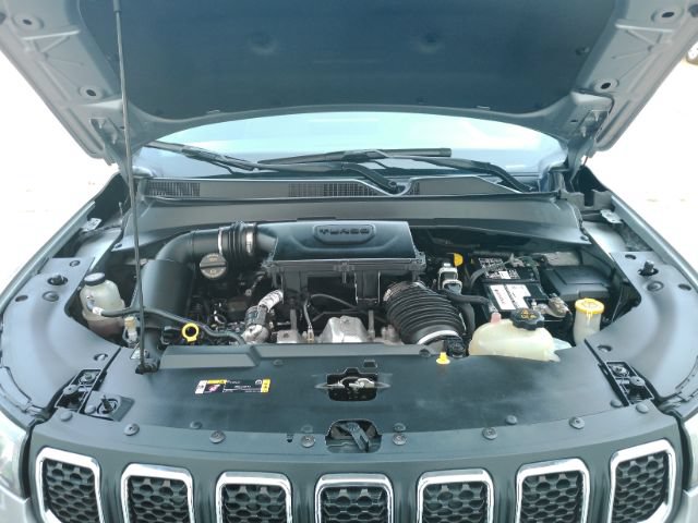 Used 2023 Jeep Compass Latitude AWD/4WD image 47