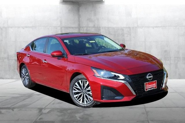 Certified 2025 Nissan Altima 2.5 SV w/ SV Premium Package FWD image 2
