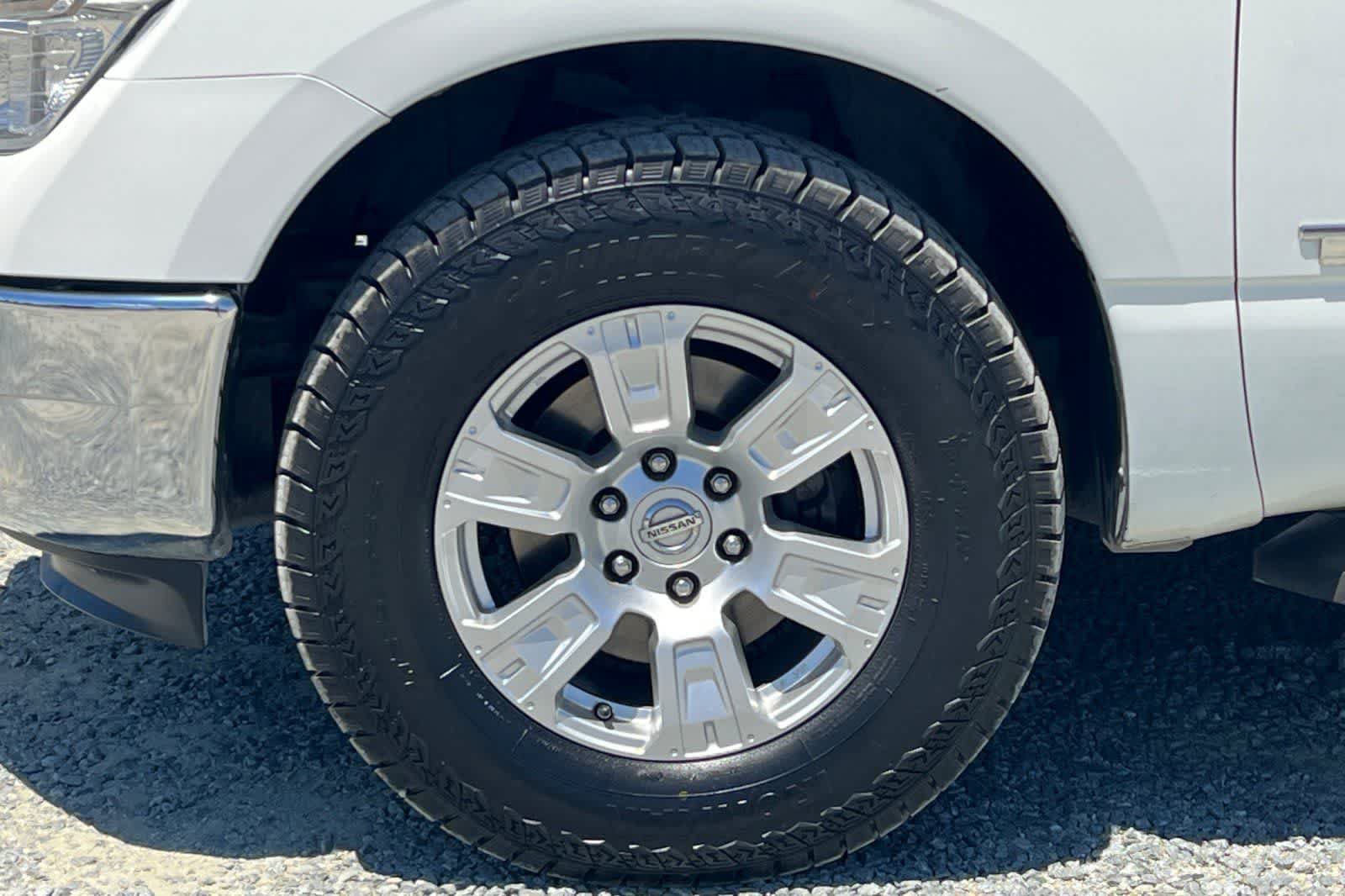 Used 2019 Nissan Titan SV RWD image 34
