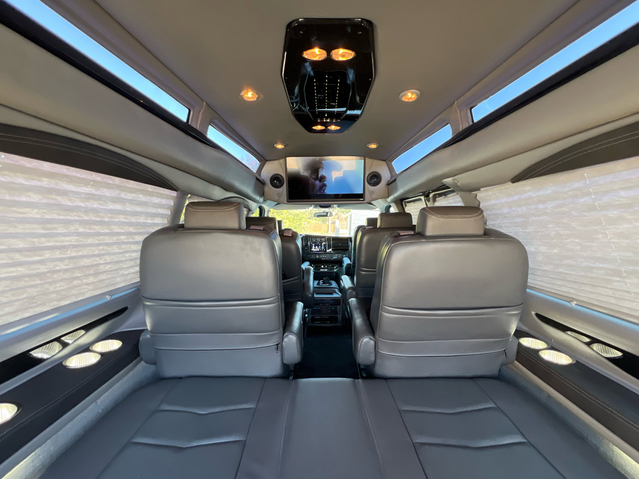 Used 2023 Chevrolet Express 2500 Extended image 58