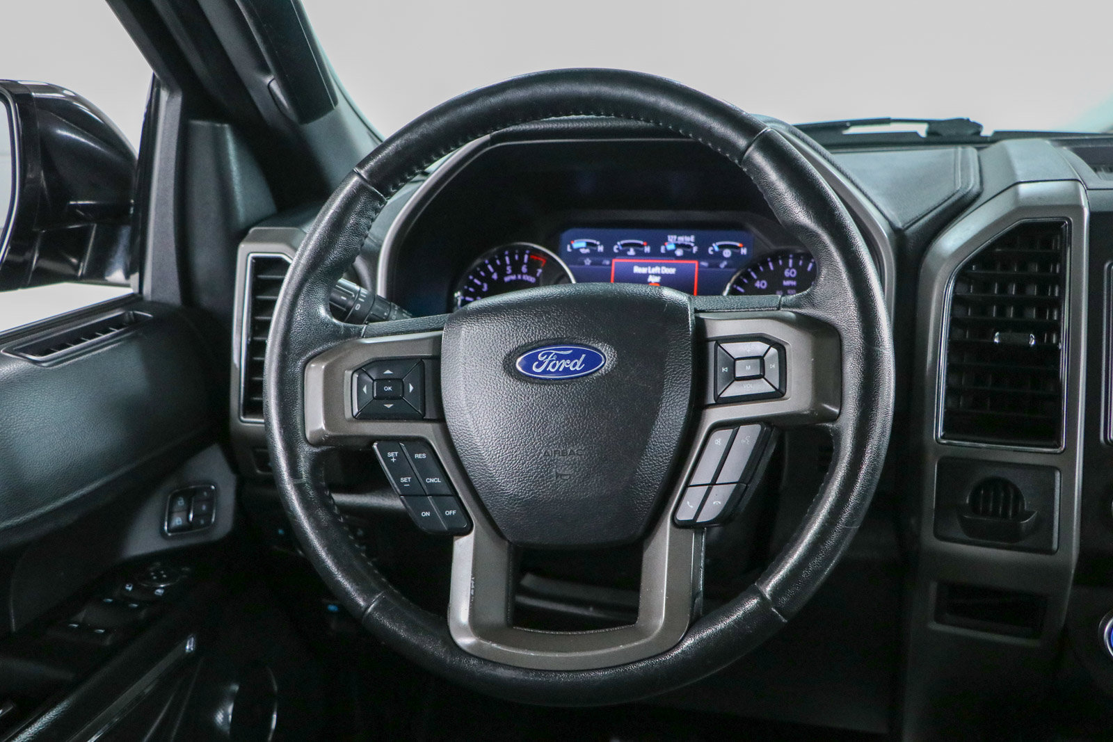 Used 2020 Ford Expedition XLT w/ Equipment Group 202A RWD image 13