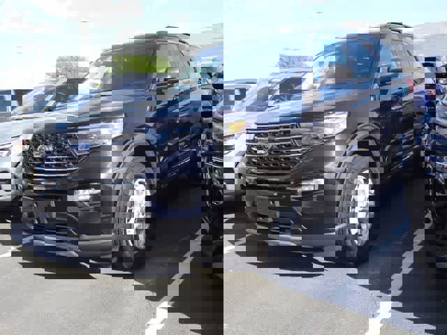 Used 2024 Ford Explorer XLT w/ Equipment Group 202A image 1