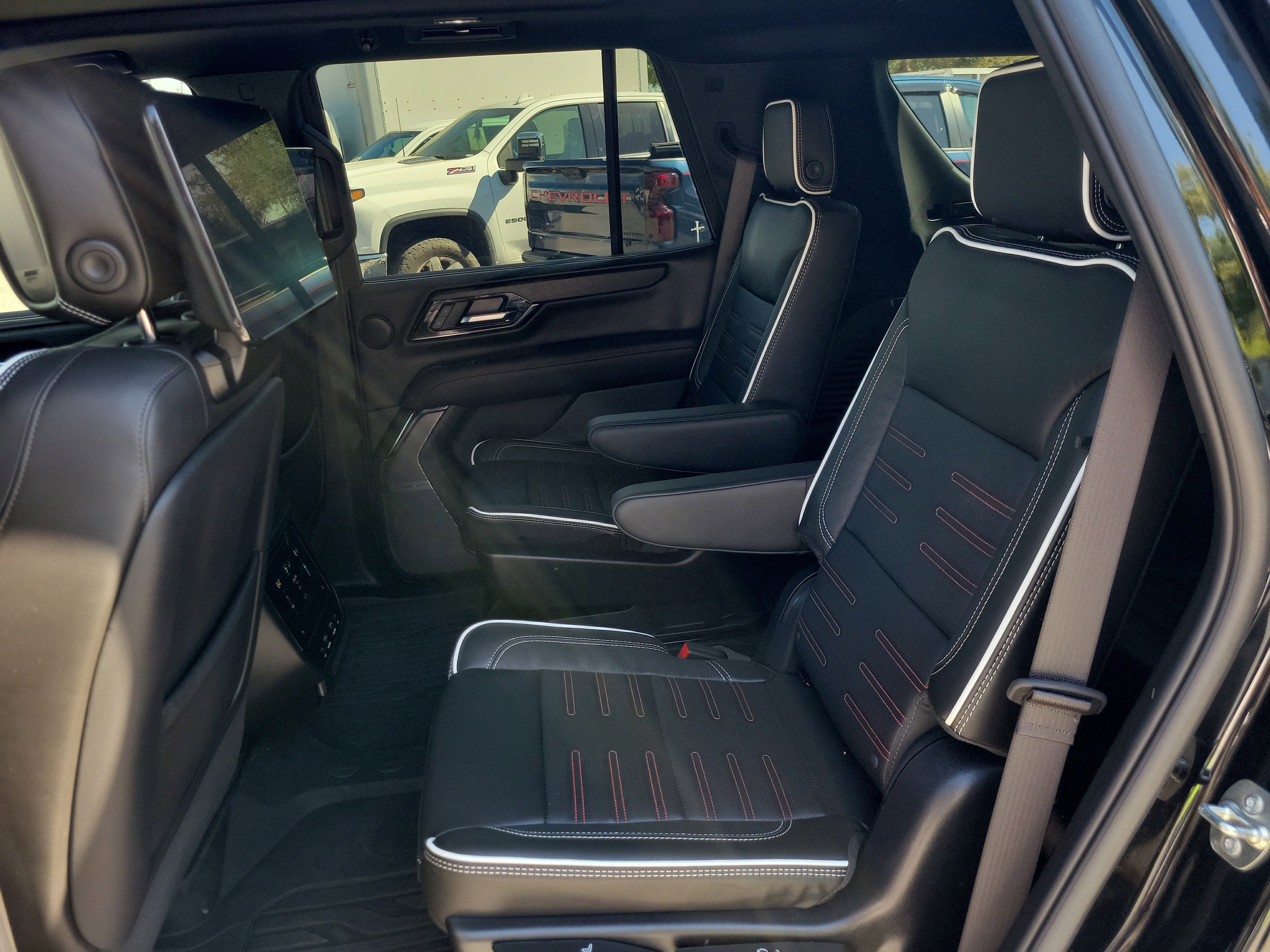 Certified 2025 GMC Yukon AT4 Ultimate image 16