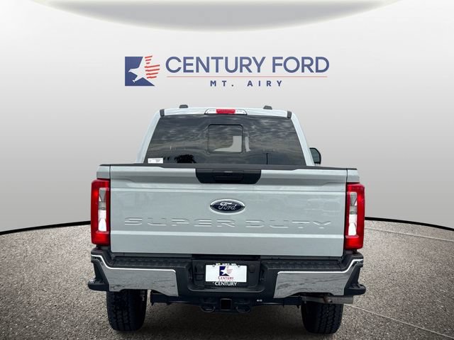 New 2026 Ford F250 XLT w/ FX4 Off-Road Package AWD/4WD image 3