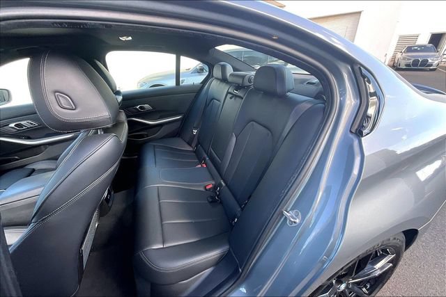 Used 2023 BMW 330i Sedan w/ M Sport Package RWD image 24