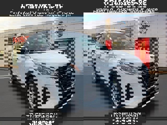 New 2025 Nissan Kicks Play S