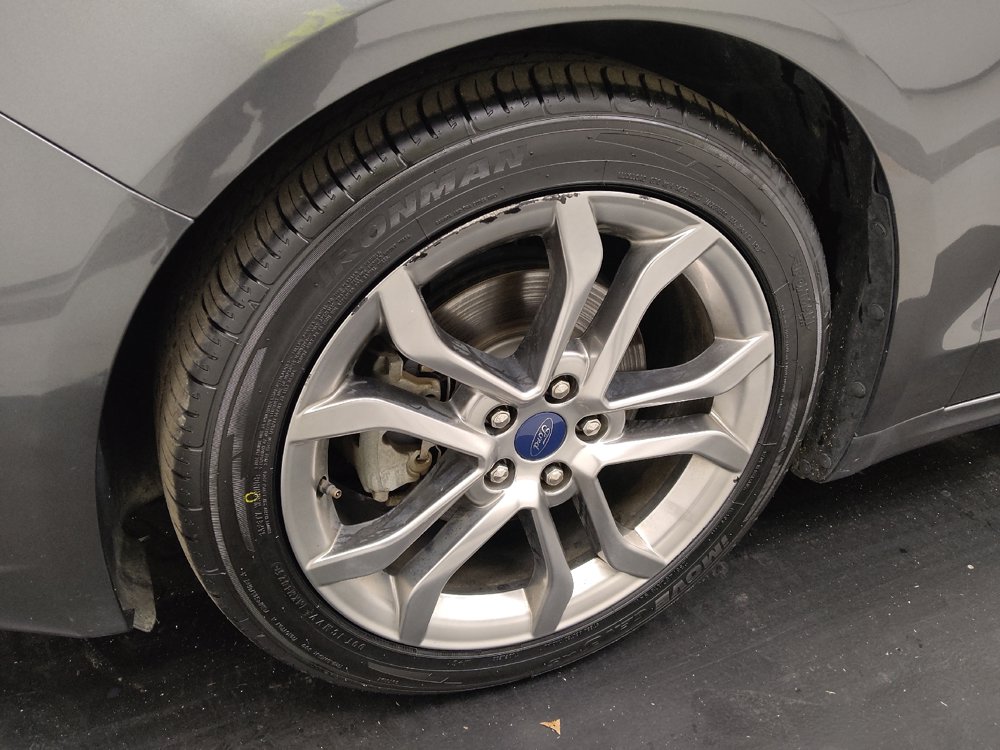 Used 2020 Ford Fusion SEL FWD image 31