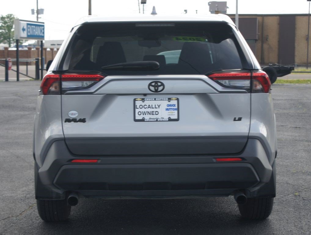 Used 2024 Toyota RAV4 LE FWD image 3