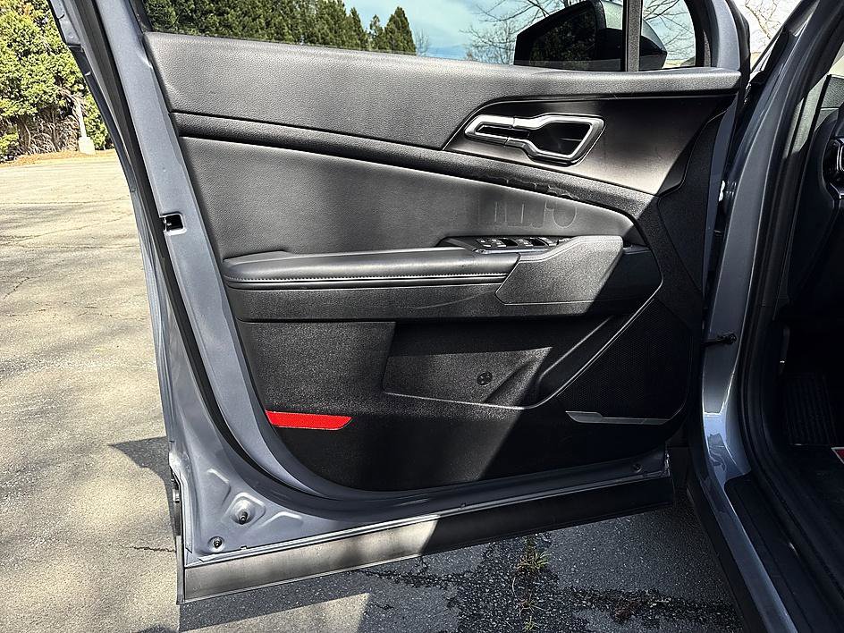 Used 2023 Kia Sportage EX image 13