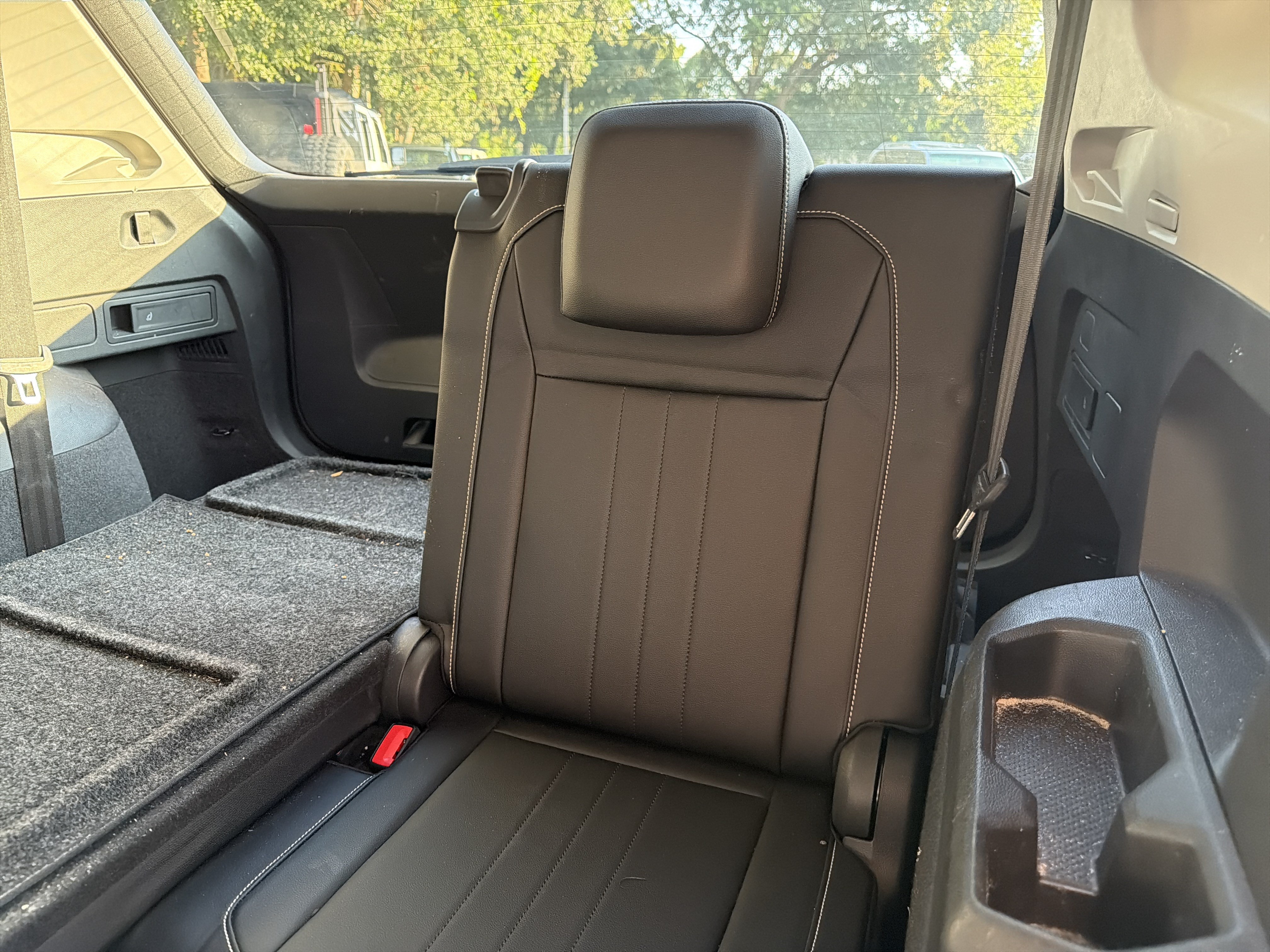 Used 2022 Volkswagen Tiguan SE FWD image 47