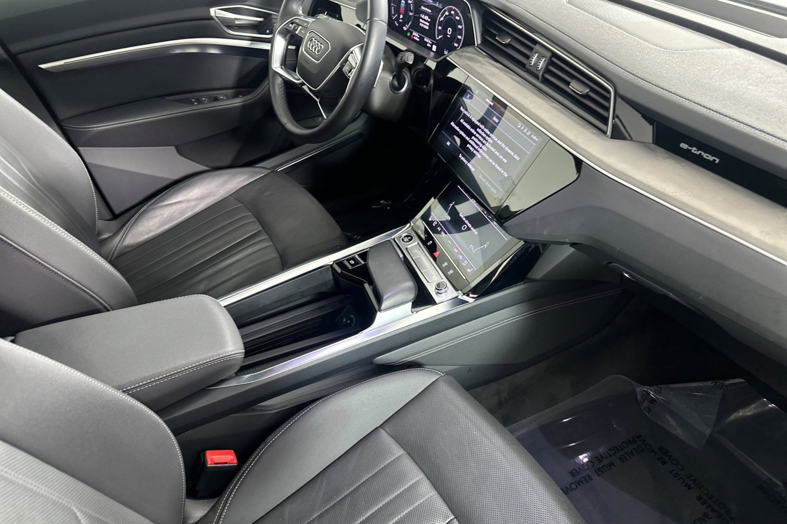 Used 2023 Audi e-tron Premium Plus w/ Premium Plus Package image 15