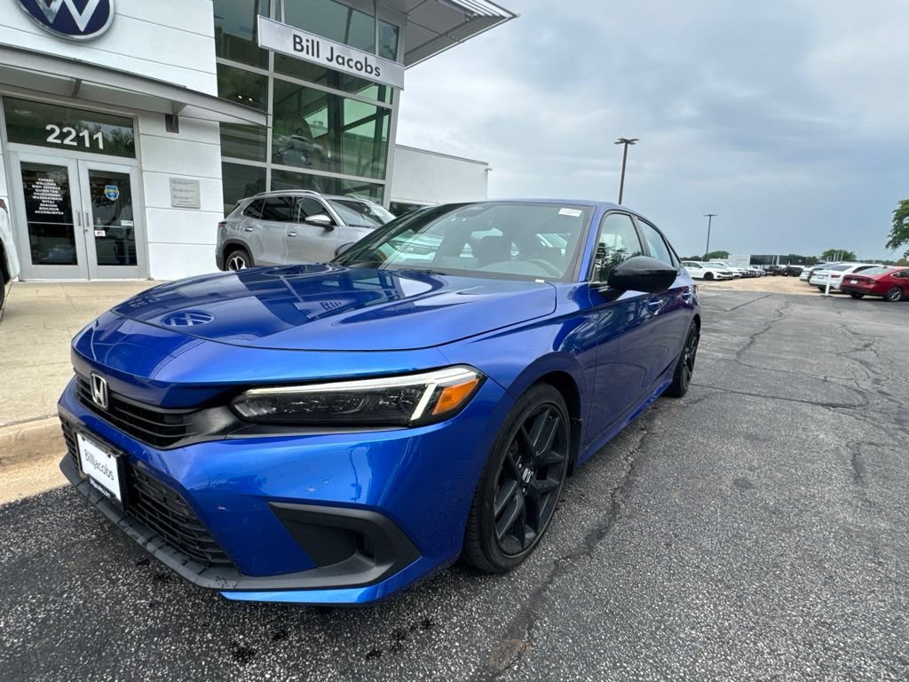 Used 2023 Honda Civic Sport image 2