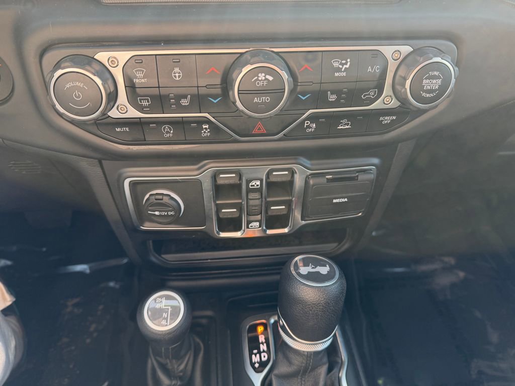Used 2021 Jeep Wrangler Unlimited Sport AWD/4WD image 29