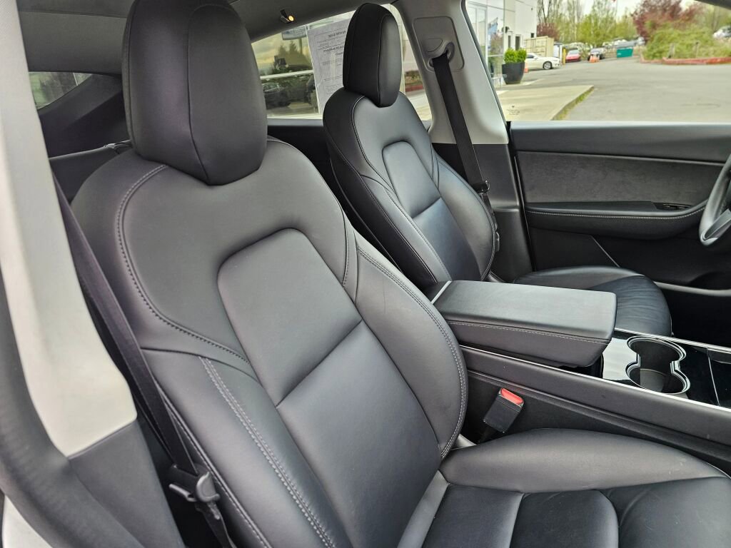 Used 2020 Tesla Model Y Long Range image 12