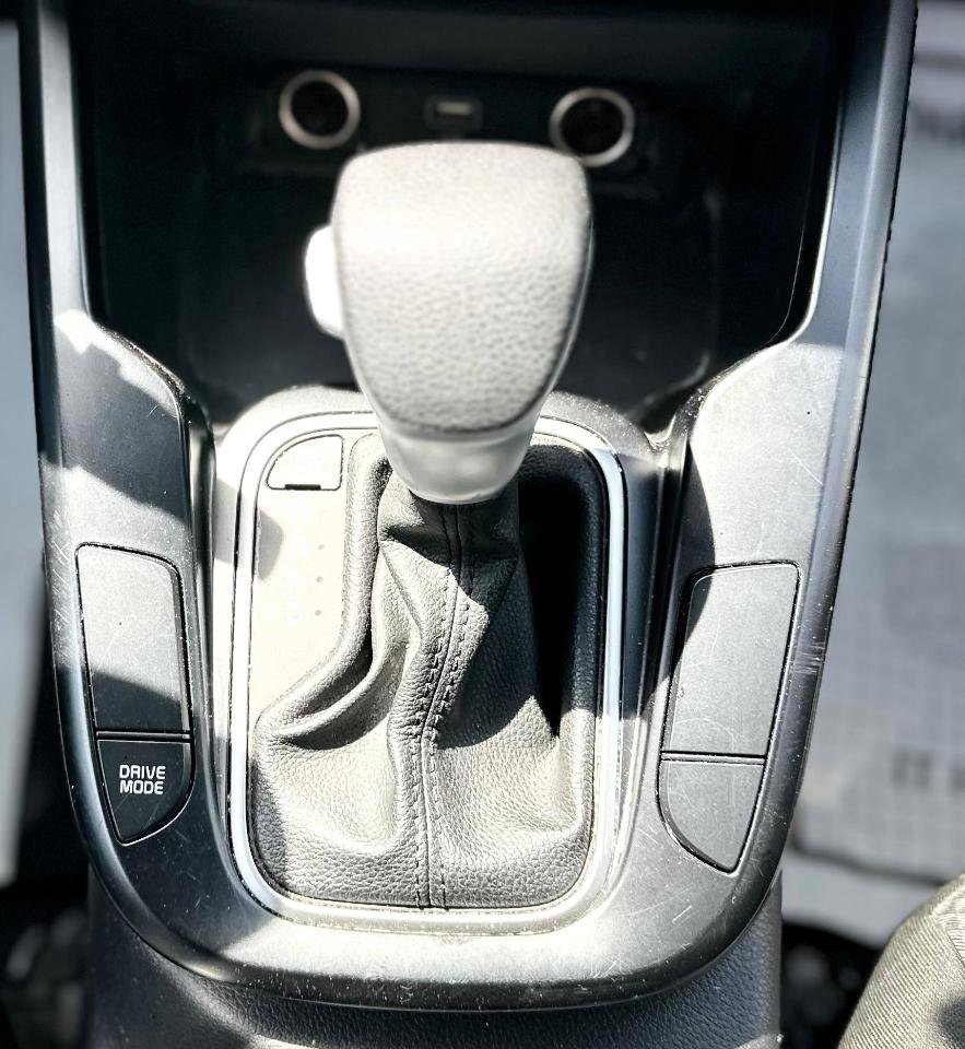 Used 2023 Kia Soul LX w/ Option Group 015 FWD image 16