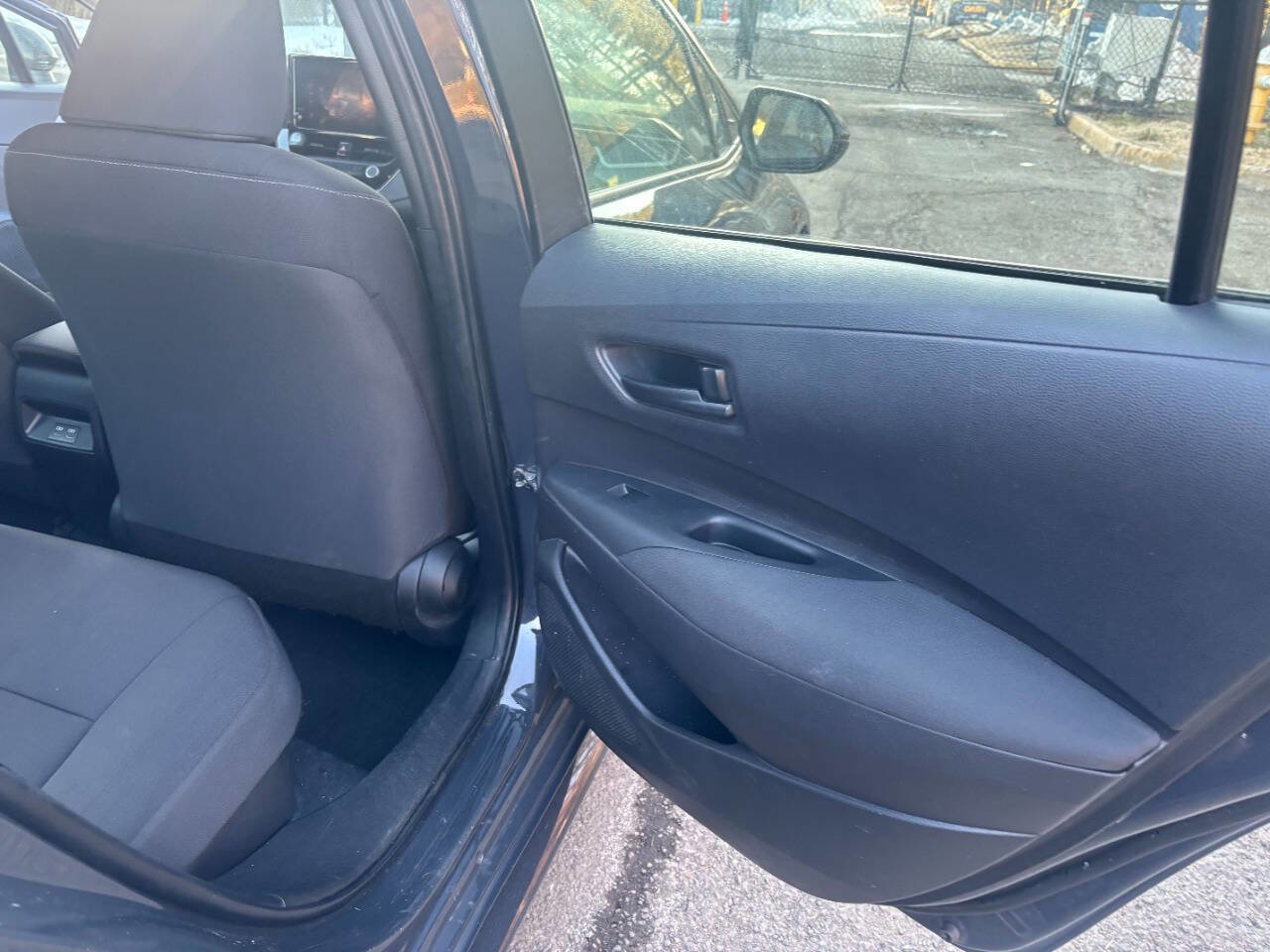 Used 2023 Toyota Corolla LE image 21