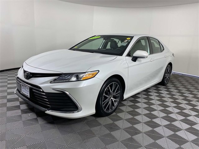 Used 2023 Toyota Camry XLE image 4