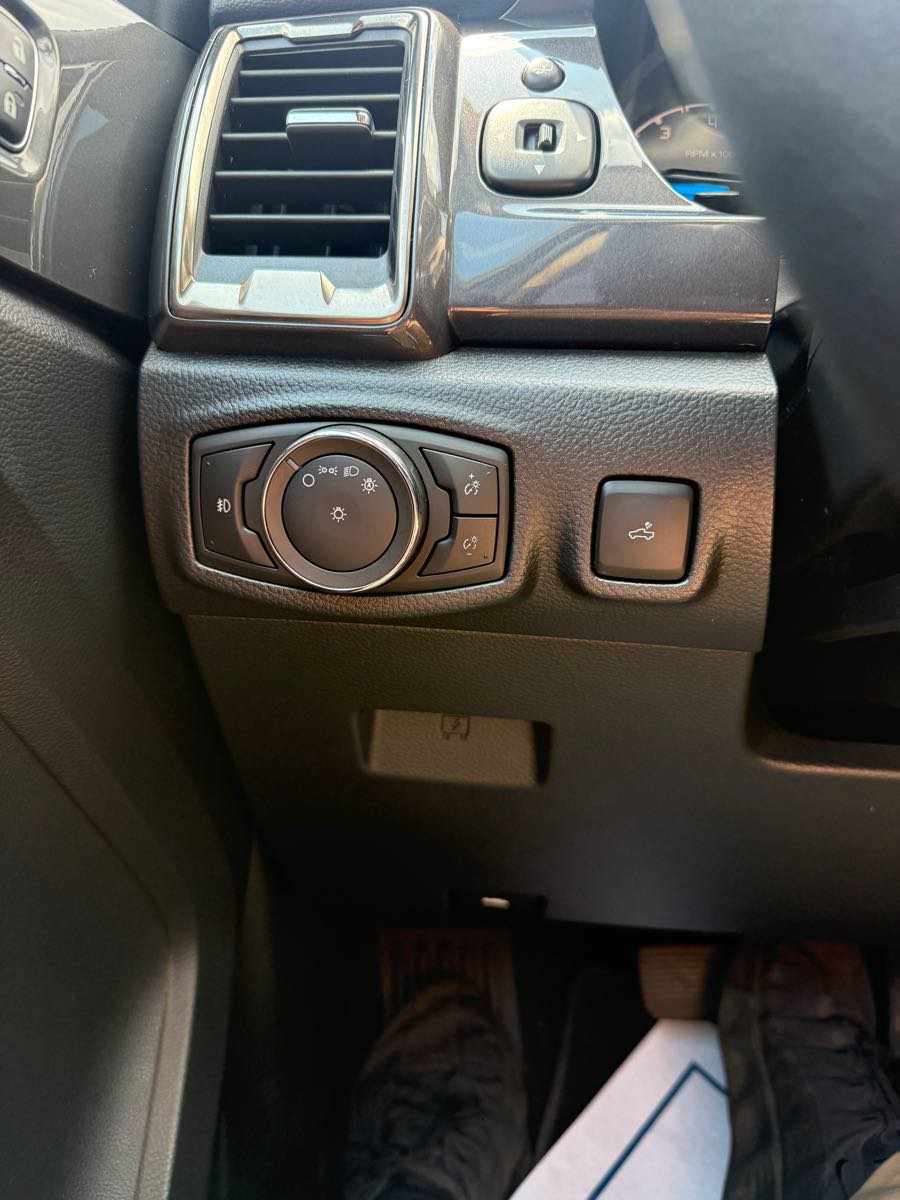 Used 2023 Ford Ranger Lariat w/ FX4 Off-Road Package AWD/4WD image 24