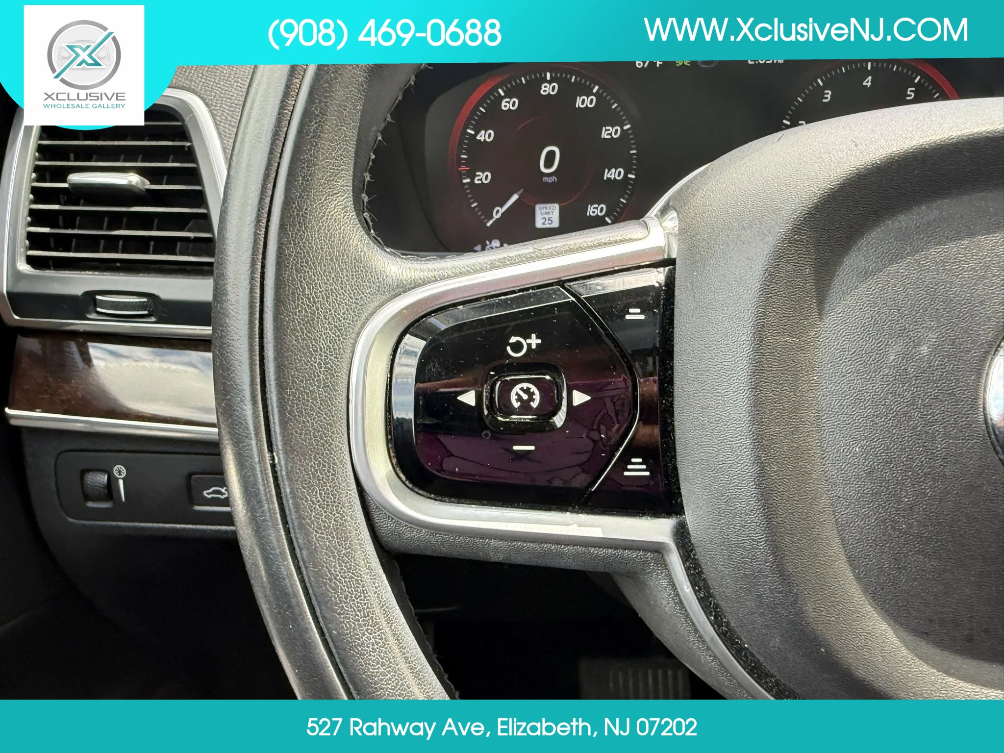 Used 2019 Volvo XC90 T5 Momentum w/ Multimedia Package AWD/4WD image 12