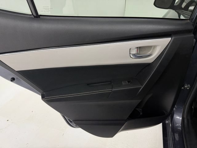 Used 2018 Toyota Corolla LE FWD image 35