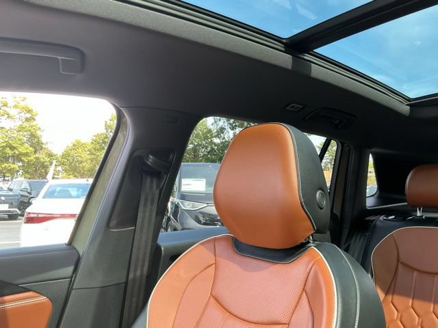Certified 2025 Volkswagen Tiguan SEL R-Line AWD/4WD image 17