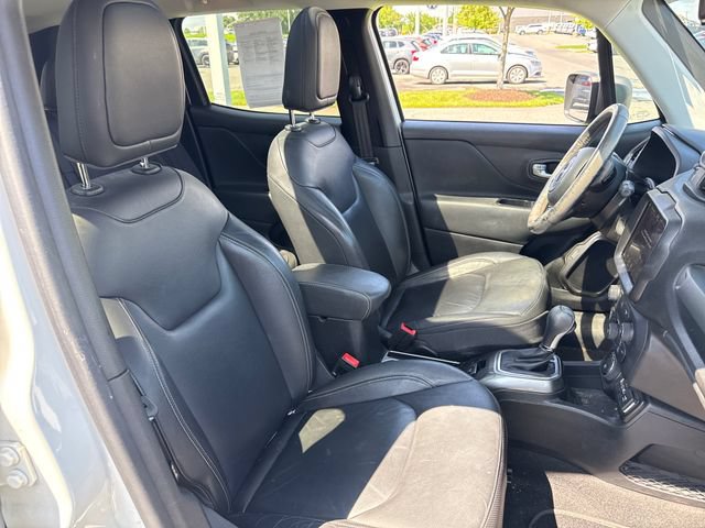 Used 2019 Jeep Renegade Limited w/ UConnect 8.4 Nav Group AWD/4WD image 11