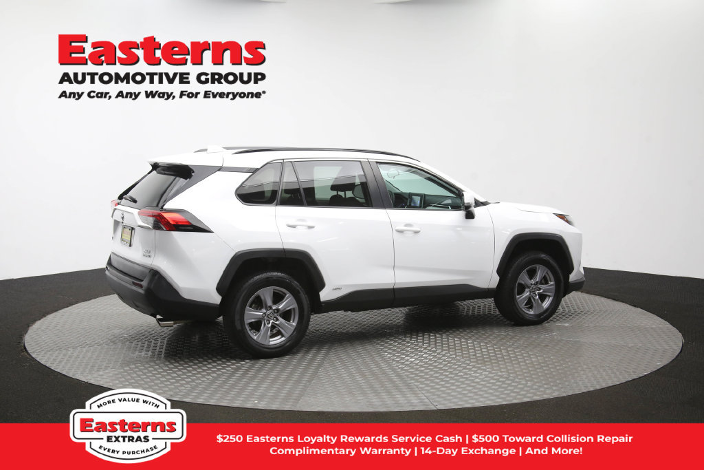 Used 2022 Toyota RAV4 XLE AWD/4WD image 43