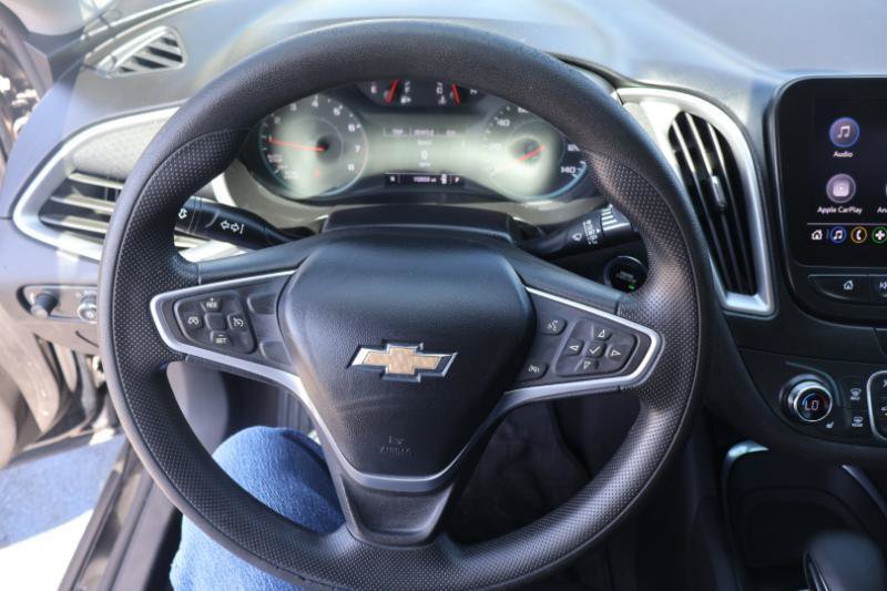 Used 2022 Chevrolet Malibu LT FWD image 17