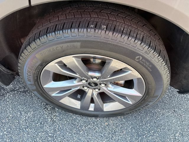 Used 2025 Ford Explorer Active w/ Active Comfort Package AWD/4WD image 18